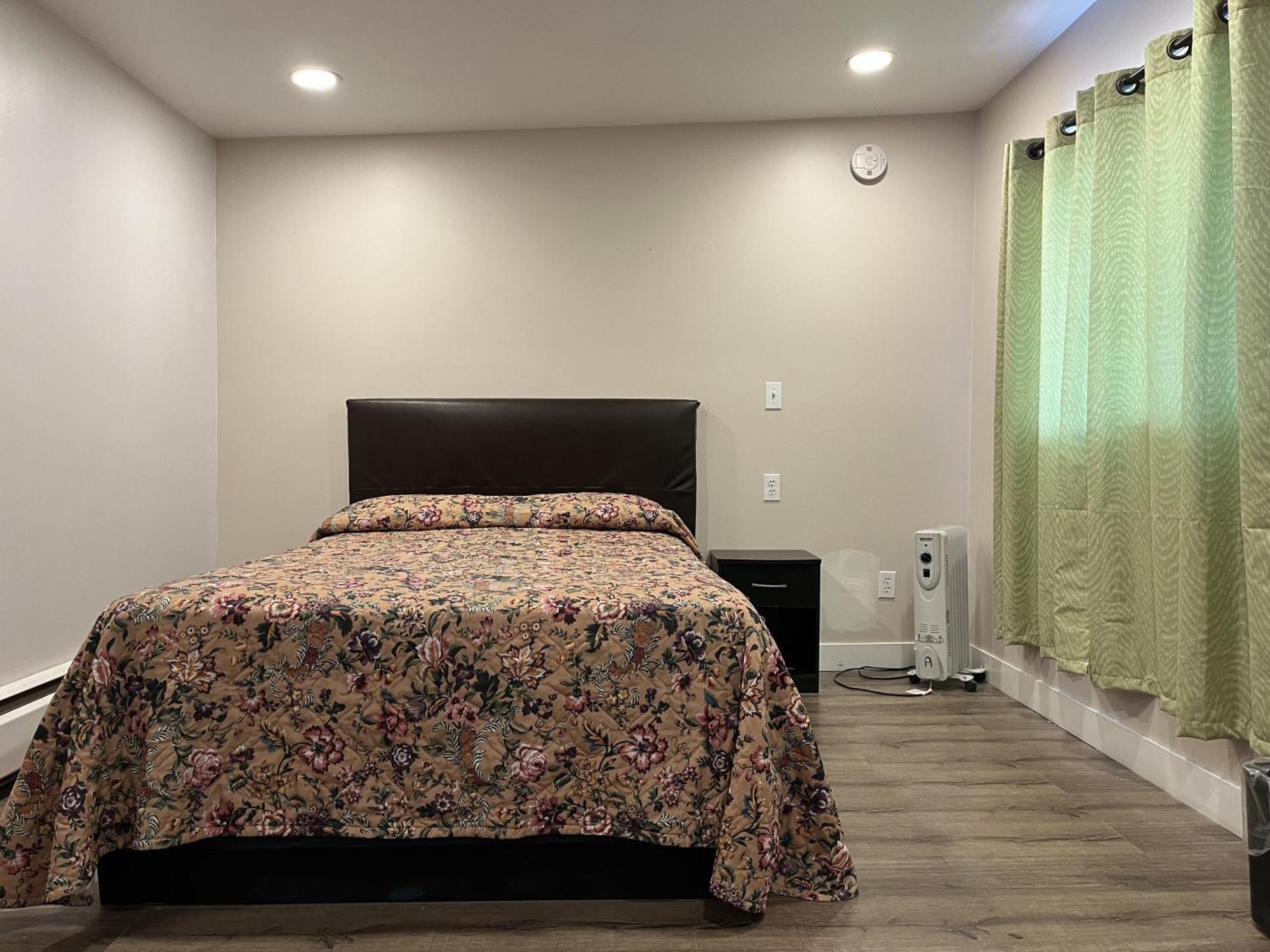 Kluane Park Inn Haines Junction Ngoại thất bức ảnh
