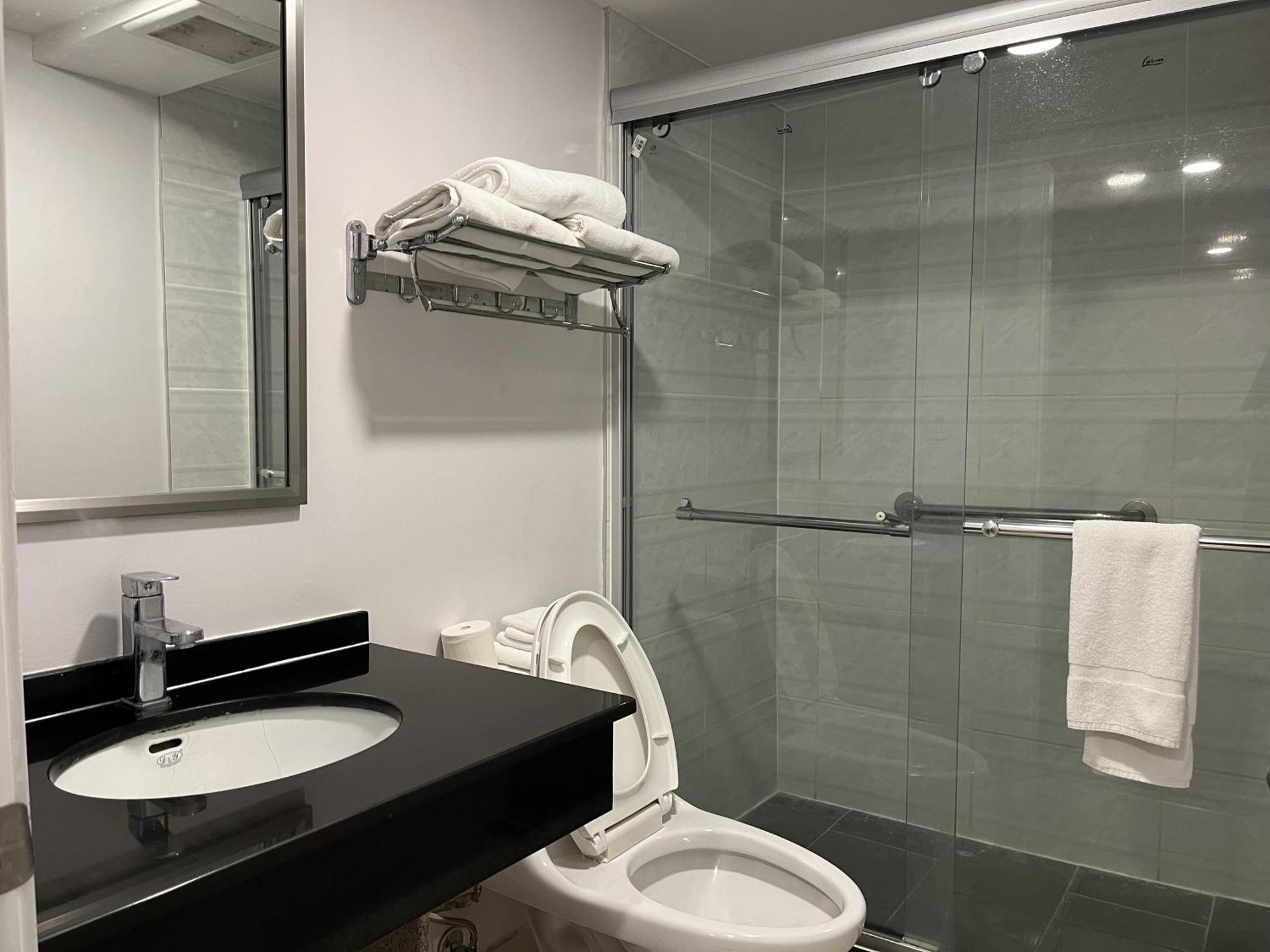 Kluane Park Inn Haines Junction Ngoại thất bức ảnh