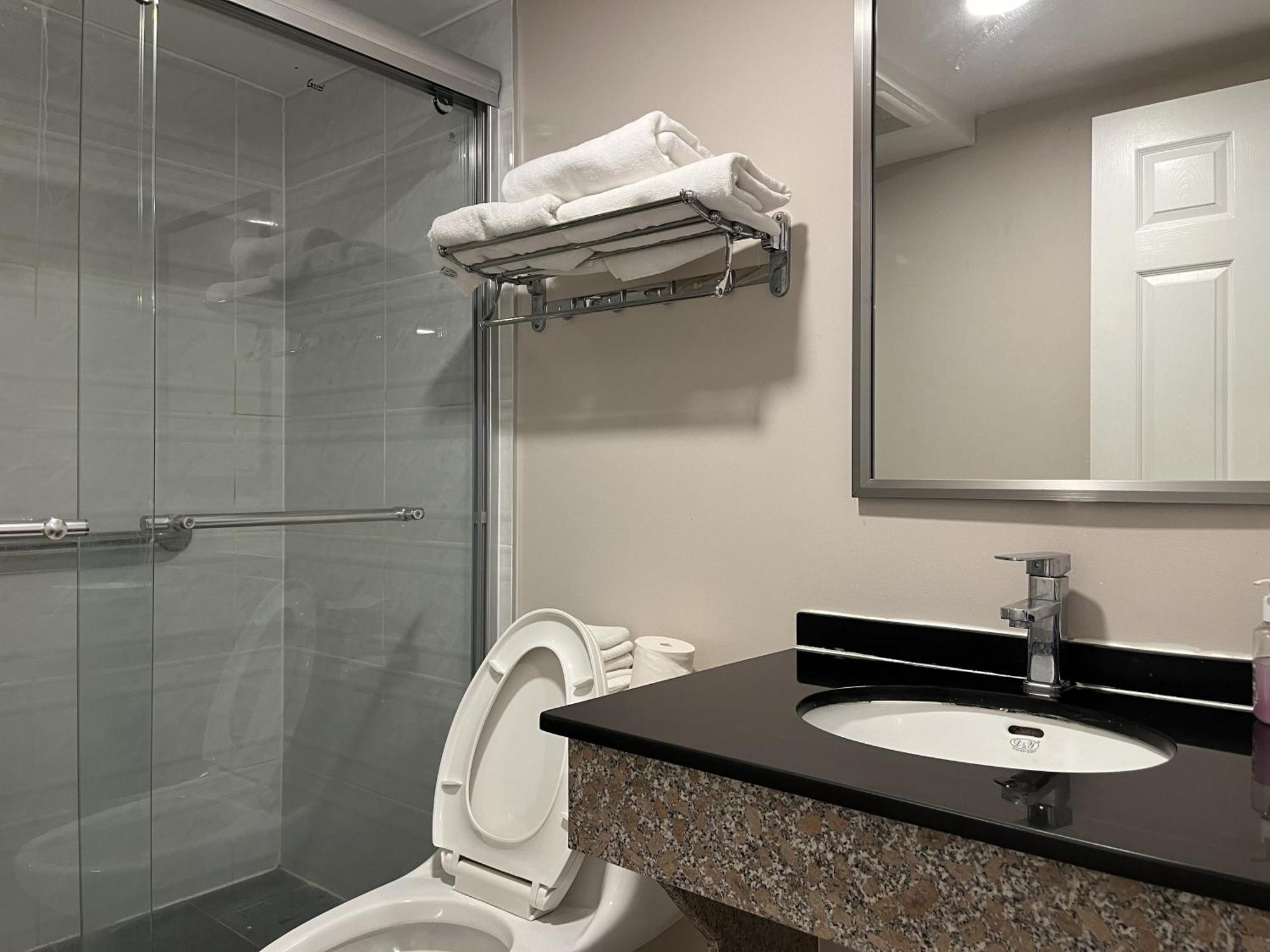 Kluane Park Inn Haines Junction Ngoại thất bức ảnh