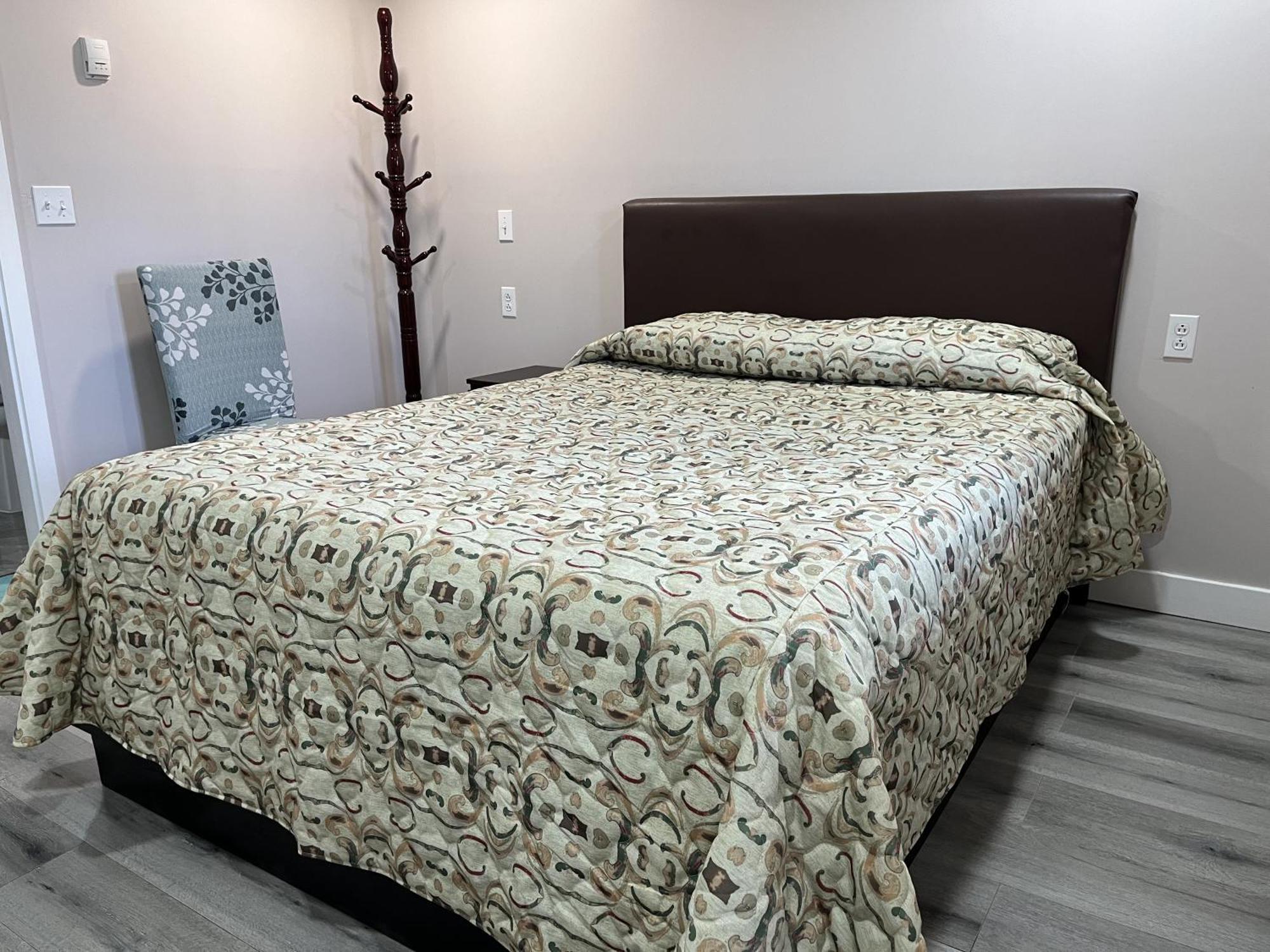 Kluane Park Inn Haines Junction Ngoại thất bức ảnh