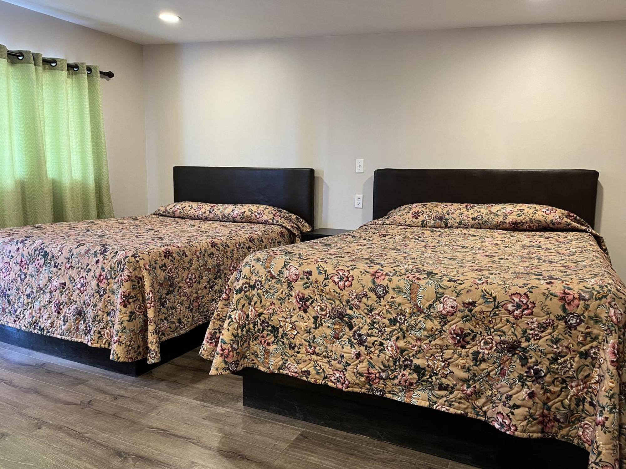 Kluane Park Inn Haines Junction Ngoại thất bức ảnh