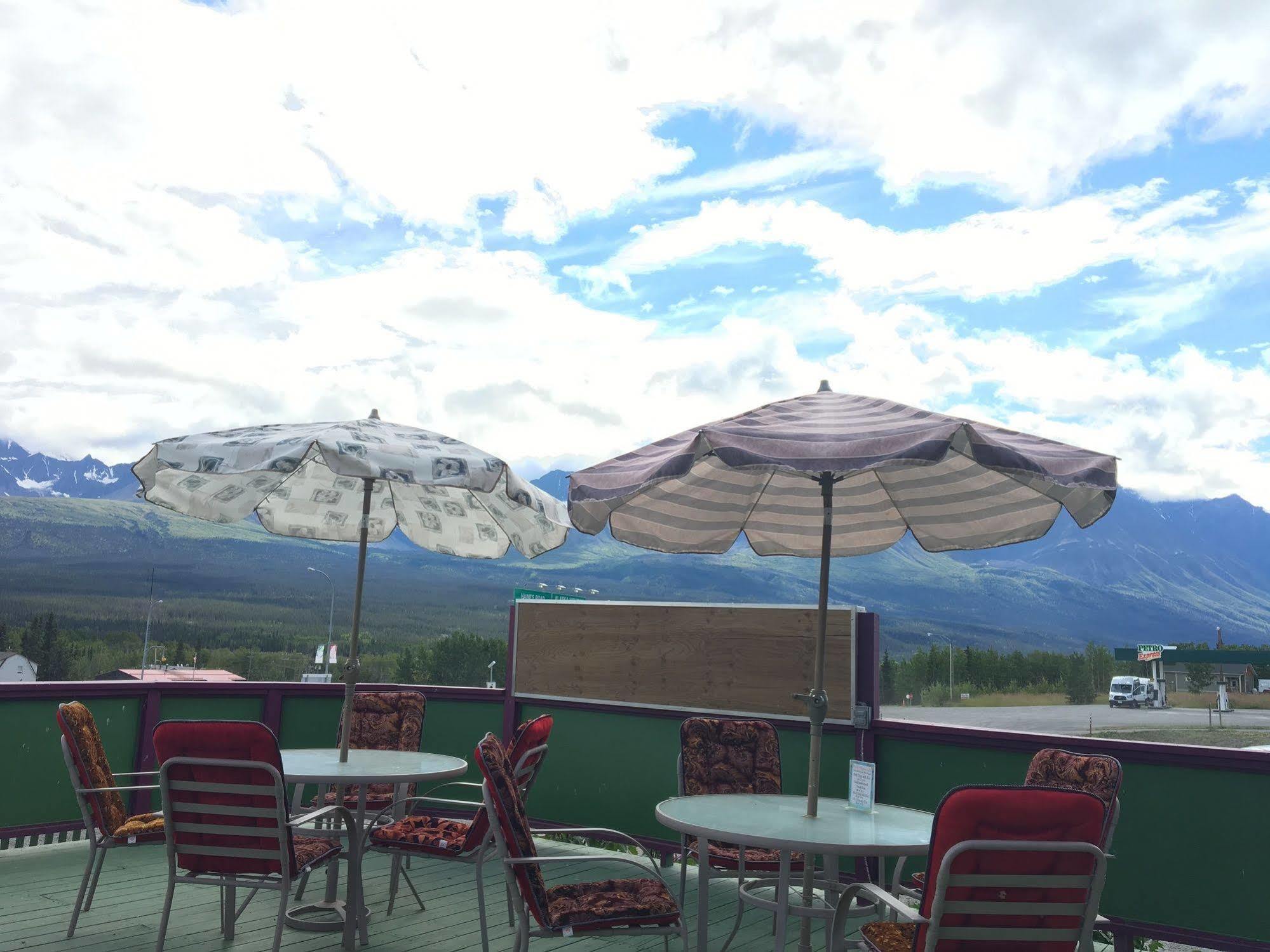 Kluane Park Inn Haines Junction Ngoại thất bức ảnh